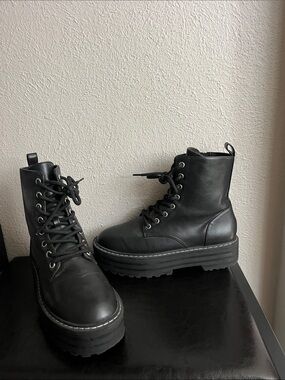 H&M Divided Black Lace-Up Platform Combat Boots